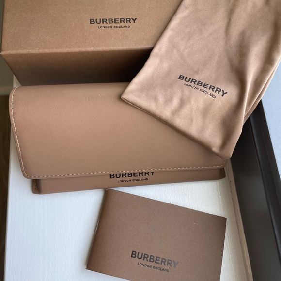 Burberry Women’s Delilah Sunglasses Deer Havana EUC #BE4327 Made in Italy - Picture 5 of 15